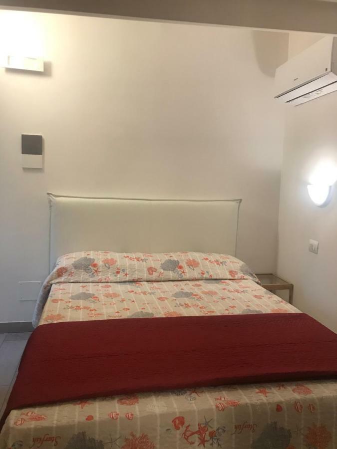 Guest House Montenegro Специя Экстерьер фото