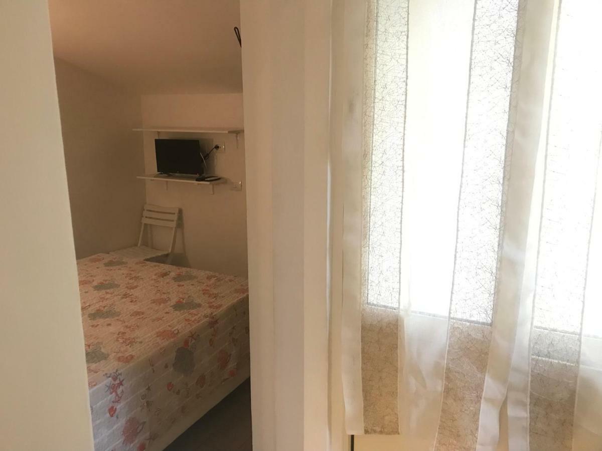 Guest House Montenegro Специя Экстерьер фото